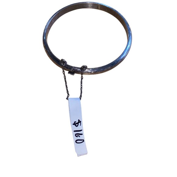 Vintage 925 Sterling Silver Engraved Bangle Bracelet With Safety Chain - Picture 9 of 10